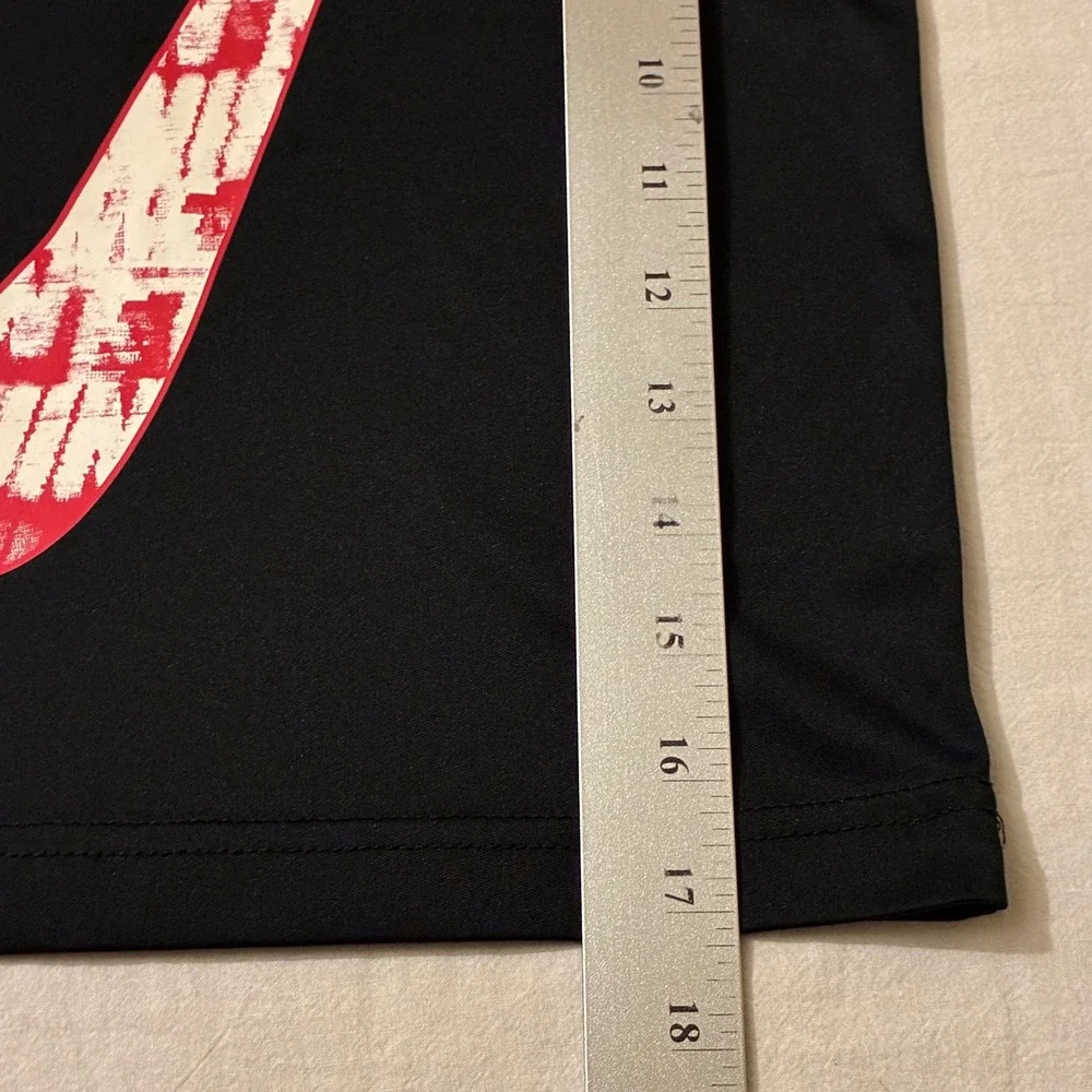 Nike Boys Dri-FIT Graphic Swoosh‎ Tee Black Red Size 4 XS 807421-548636